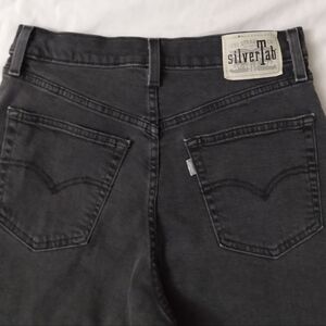 WOMENS LEVIS SILVERTAB MOM JEANS SIZE 29 X 27 GREY BLACK WASH